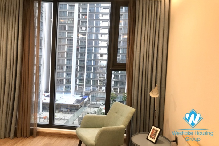 A high-end 1 bedroom apartment for rent in Vinhomes Metropolis, Ba Dinh